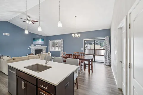 $549,000 | 6 North Windmill Ridge Road, Evansville, WI 53536