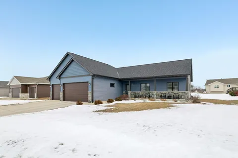 $549,000 | 6 North Windmill Ridge Road, Evansville, WI 53536