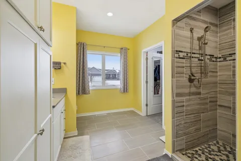 $549,000 | 6 North Windmill Ridge Road, Evansville, WI 53536