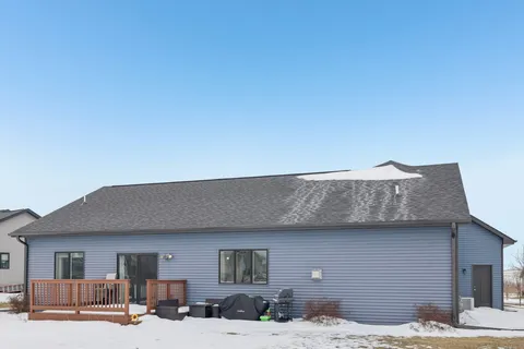 $549,000 | 6 North Windmill Ridge Road, Evansville, WI 53536