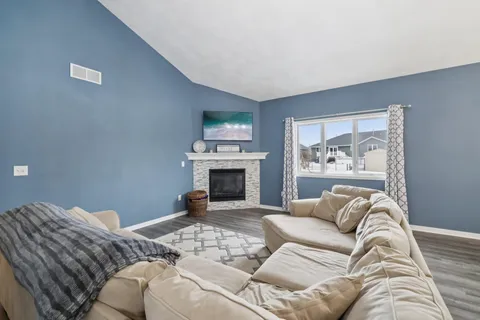 $549,000 | 6 North Windmill Ridge Road, Evansville, WI 53536