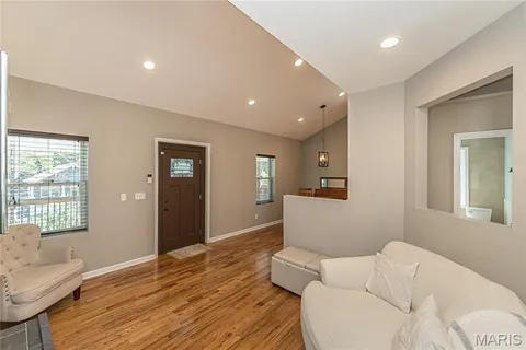 $195,000 | 8928 Tudor Avenue, Overland, MO 63114