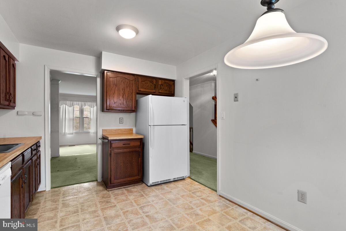 2467 McCormick Road Rockville, MD 20850 - Photo 4 of 30