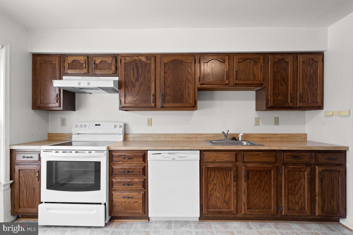 2467 McCormick Road Rockville, MD 20850 - Photo 7 of 30