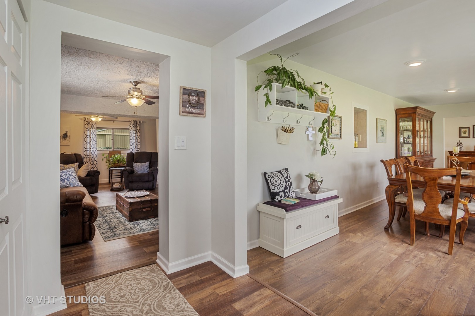 6N021 Virginia Road Keeneyville, IL 60172 - Photo 7 of 20 Gallery Image 7