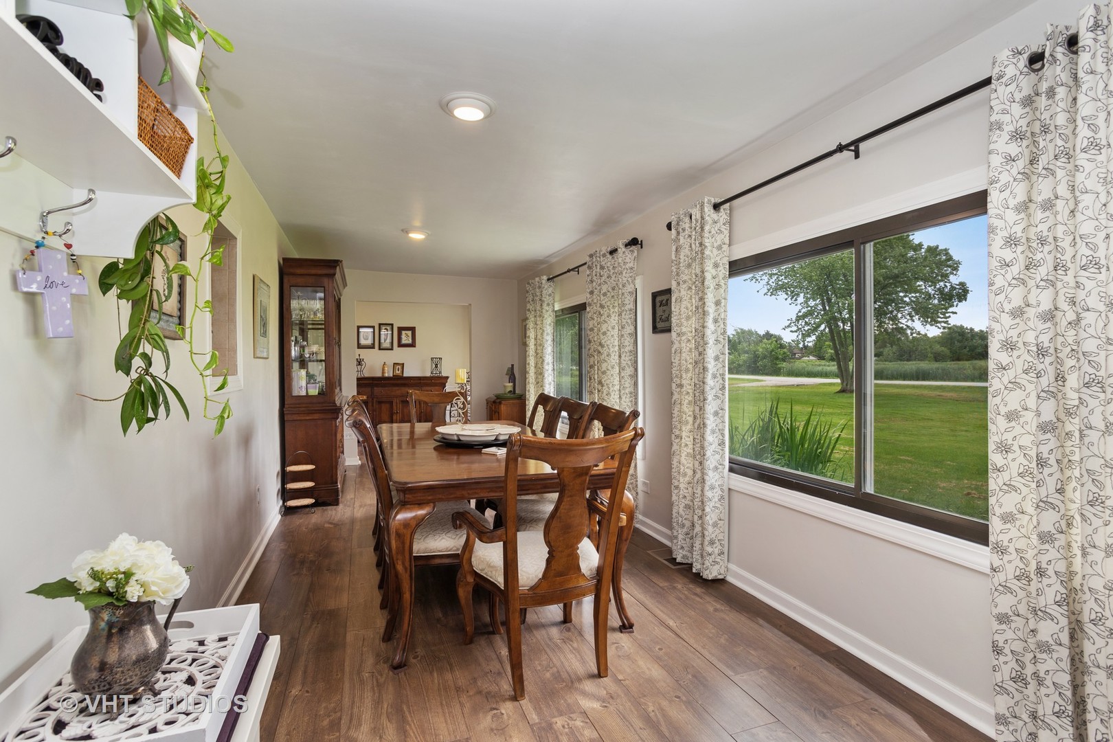 6N021 Virginia Road Keeneyville, IL 60172 - Photo 8 of 20 Gallery Image 8