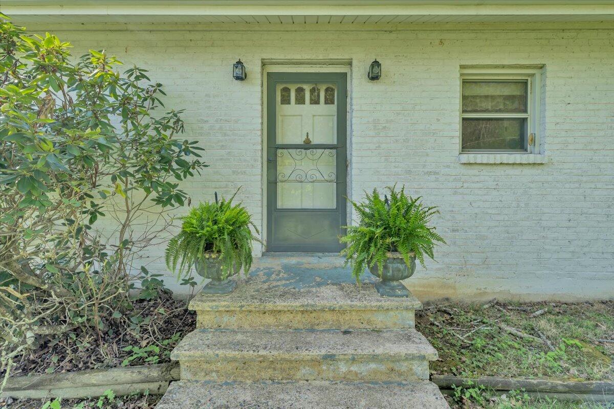 3870 Harborwood Road Salem, VA 24153 - Photo 2 of 53 02-MIB01269