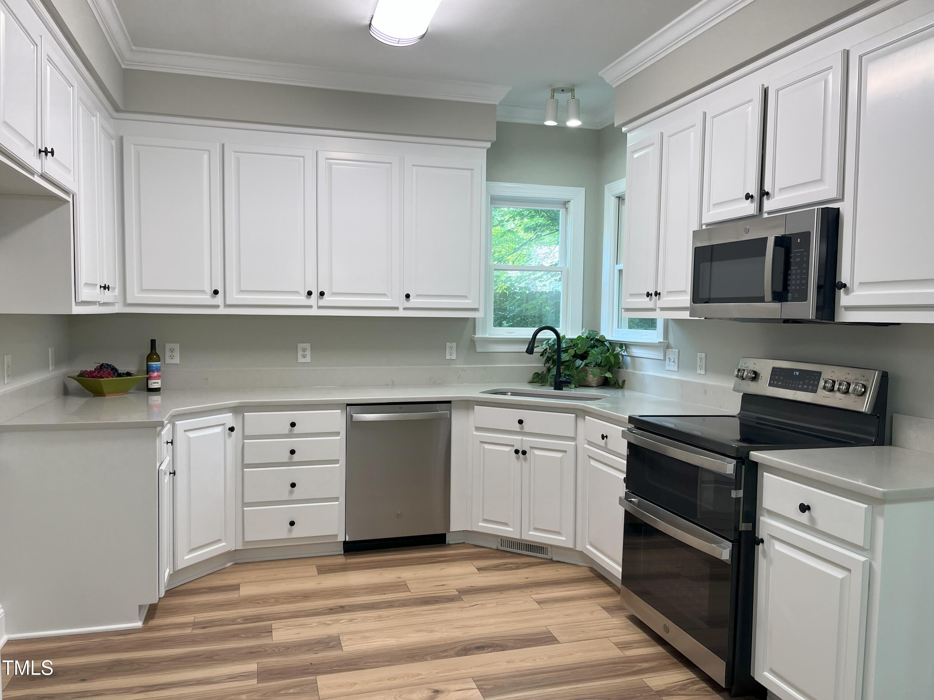 8100 Laurel Mountain Road Raleigh, NC 27613 - Photo 14 of 48 kitchen4x