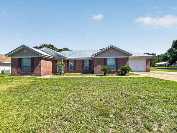 $2,100 | 309 Union Street, Fort Walton Beach, FL 32547