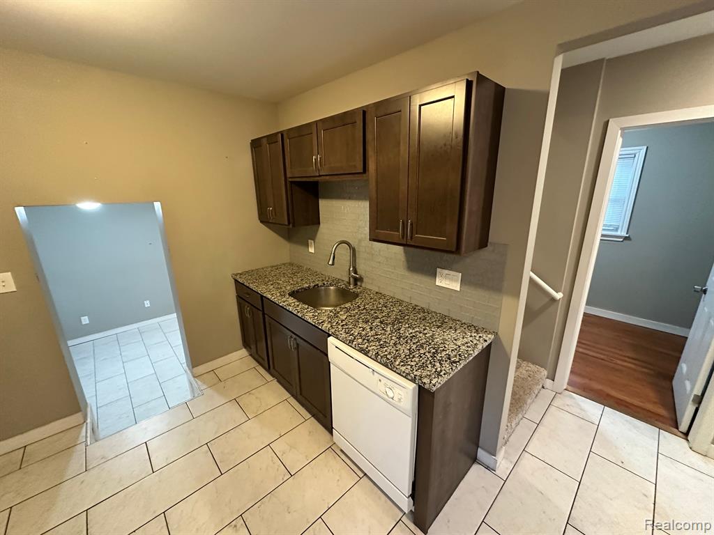 30575 West Nine Mile Road Farmington, MI 48336 - Photo 2 of 15