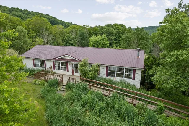 $209,000 | 52 Swan Hill Road, Whitney Point, NY 13862