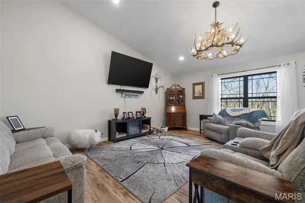 $420,000 | 12397 Ruby Lane, Plato, MO 65552