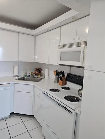 $2,000 | 2750 Northeast 183rd Street, Unit 1101, Aventura, FL 33160