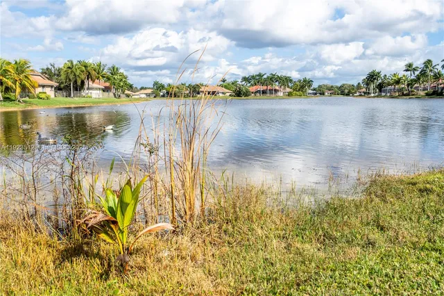 $7,200 | 2994 Oakbrook Drive, Weston, FL 33332