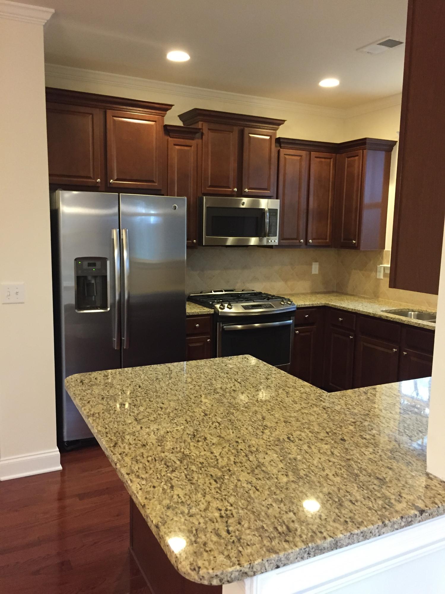 1233 Dingle Road Mount Pleasant, SC 29466 - Photo 3 of 9 010