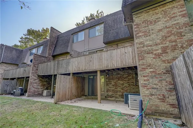 $156,900 | 1830 East 97th Street, Kansas City, MO 64131