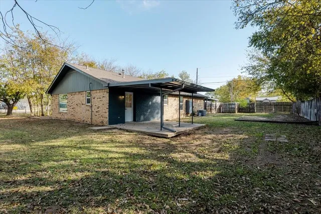 $240,000 | 1710 Southwest 4th Avenue, Mineral Wells, TX 76067