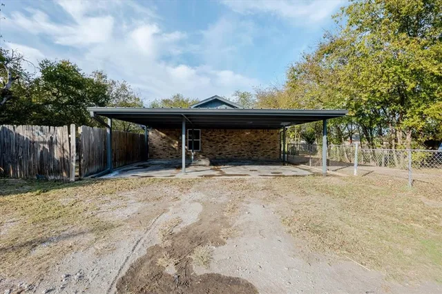 $240,000 | 1710 Southwest 4th Avenue, Mineral Wells, TX 76067