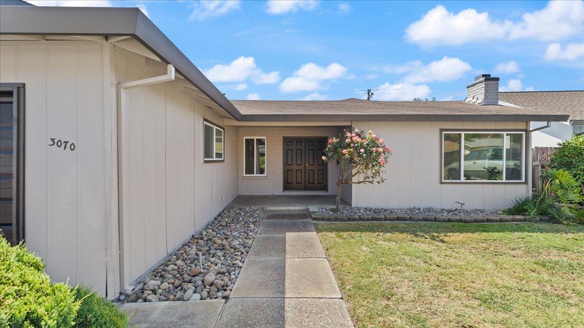 3070 Del Rio Drive Stockton, CA 95204 - Photo 2 of 41