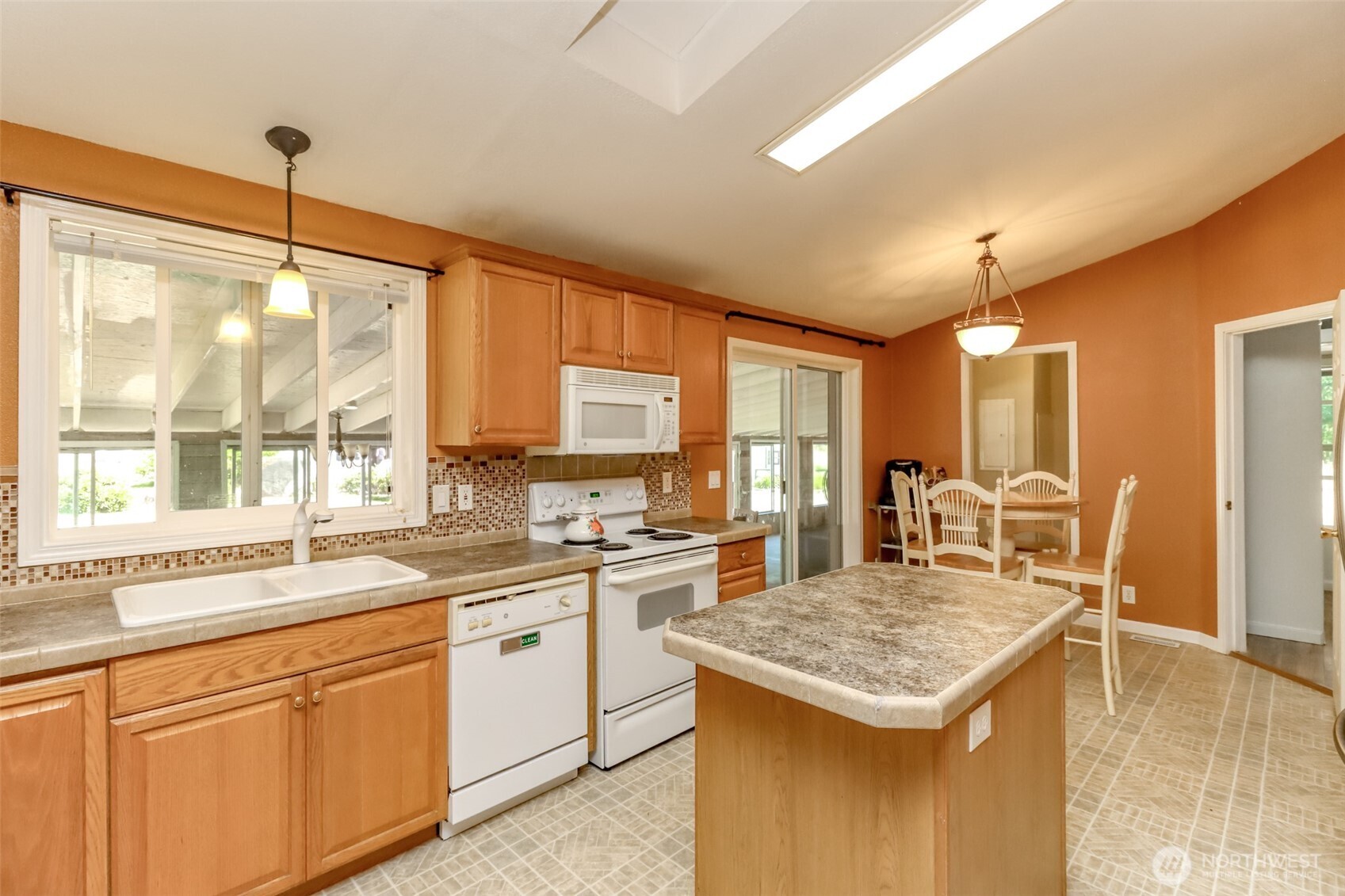 15724 Lawrence Lake Road Southeast Yelm, WA 98597 - Photo 12 of 35