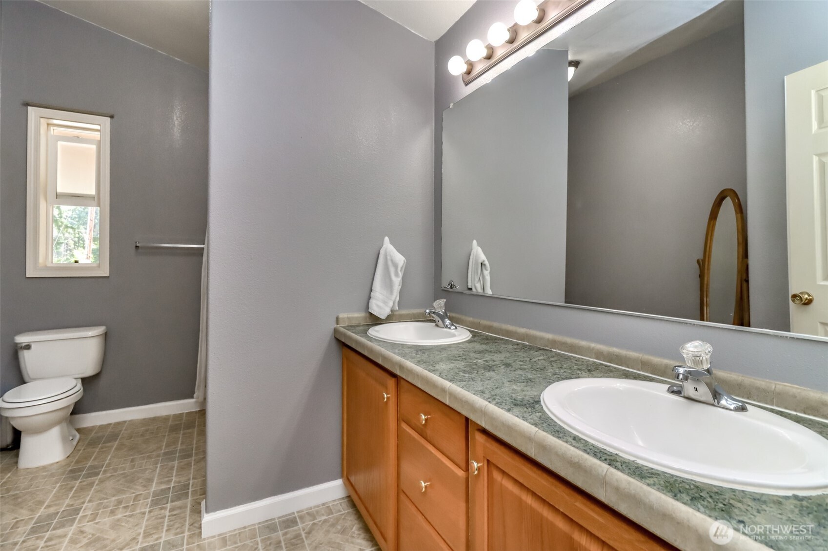 15724 Lawrence Lake Road Southeast Yelm, WA 98597 - Photo 17 of 35