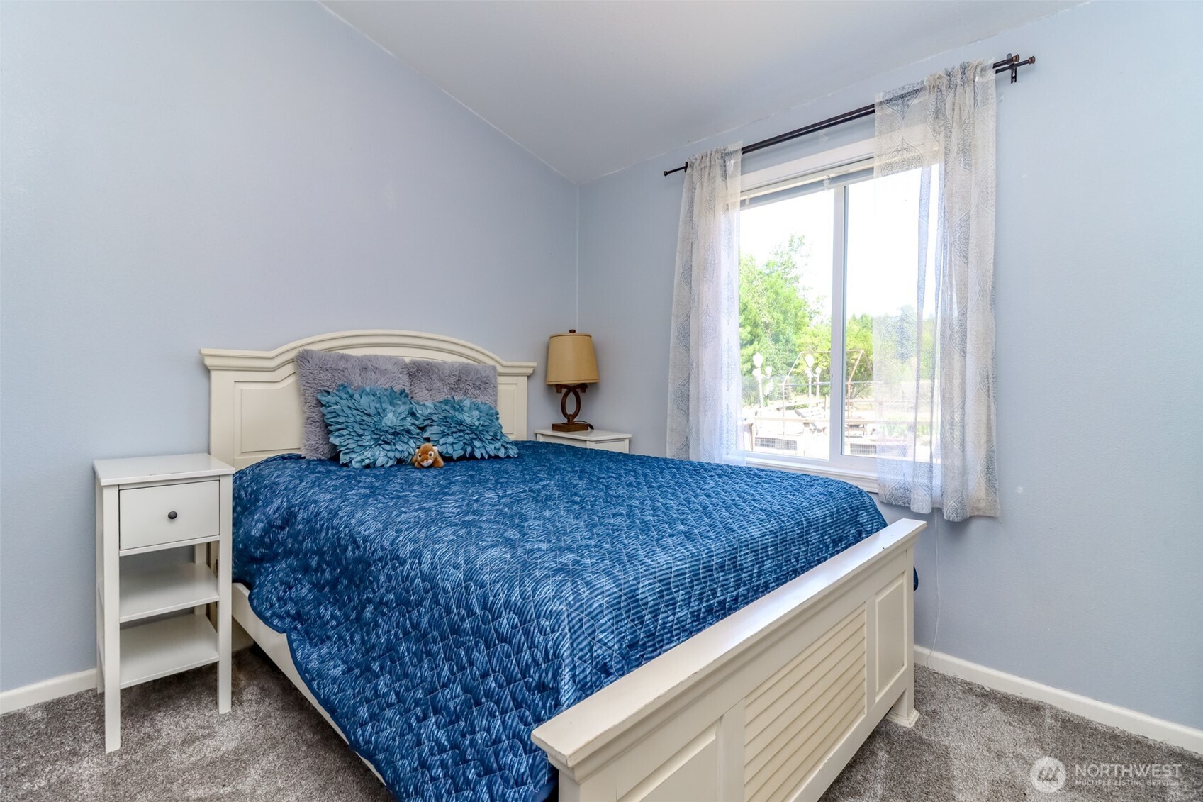 15724 Lawrence Lake Road Southeast Yelm, WA 98597 - Photo 9 of 35