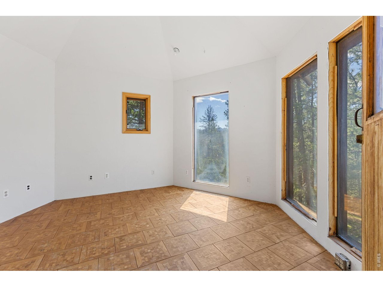 414 Upper Travis Gulch Road Black Hawk, CO 80422 - Photo 40 of 50 a view of an empty room with a window