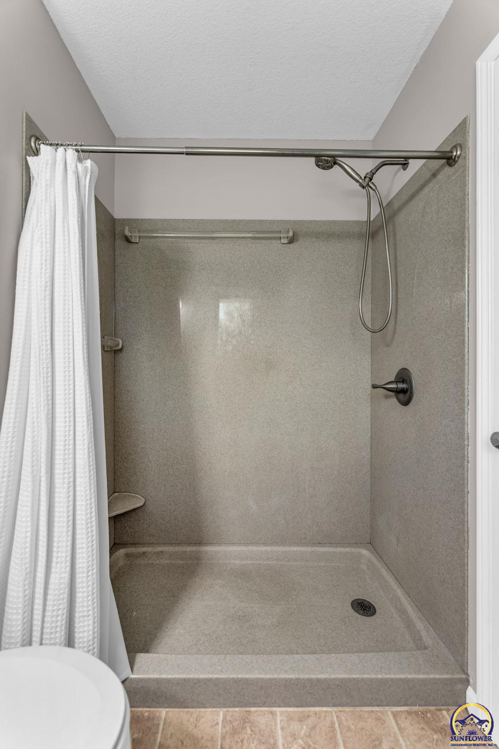 8121 Southwest 24th Street Topeka, KS 66614 - Photo 19 of 49