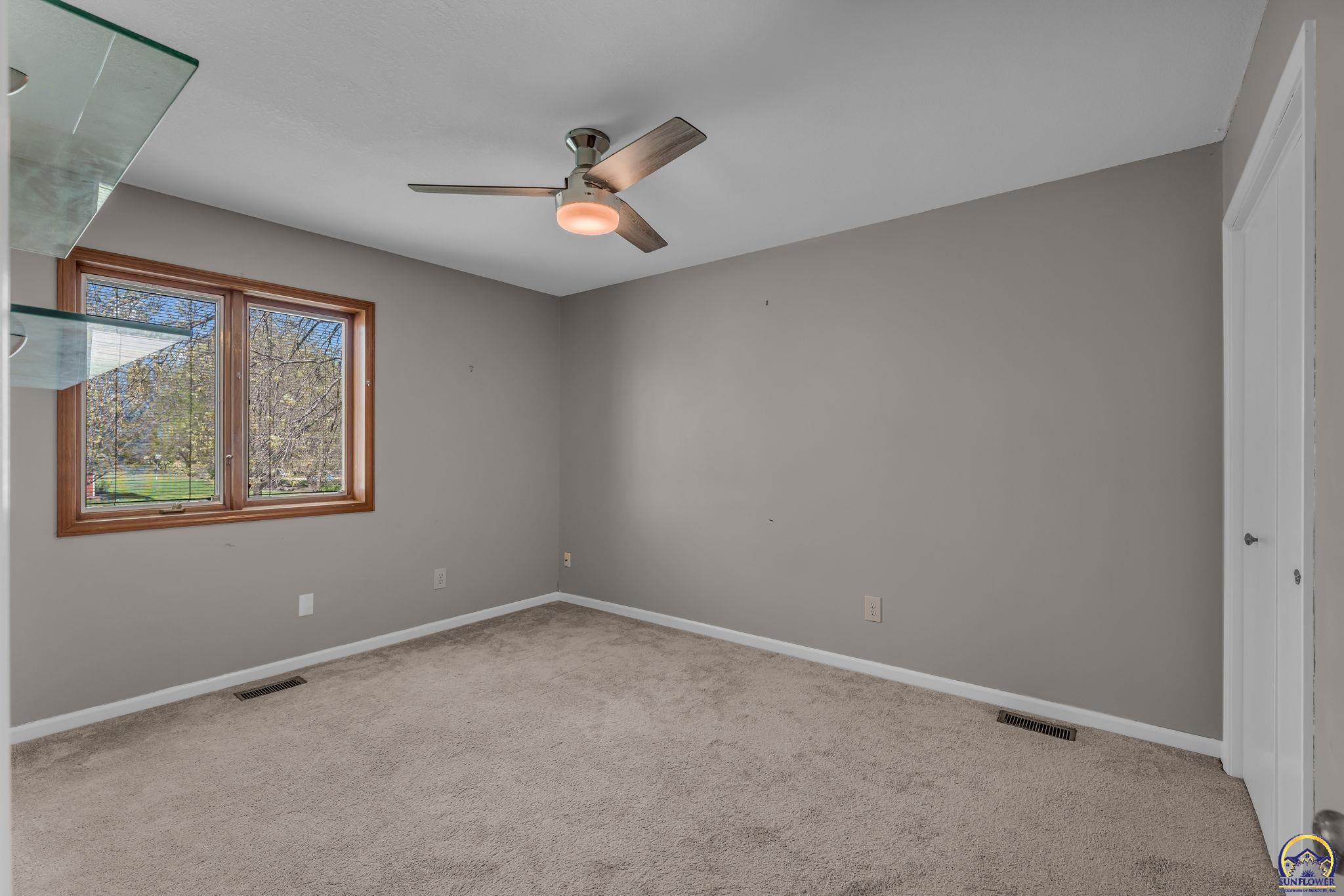 8121 Southwest 24th Street Topeka, KS 66614 - Photo 20 of 49