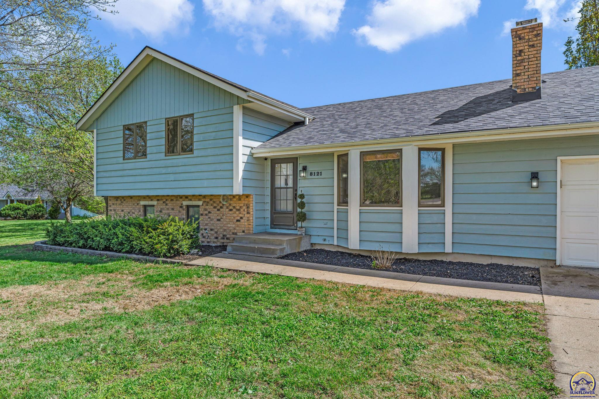 8121 Southwest 24th Street Topeka, KS 66614 - Photo 5 of 49