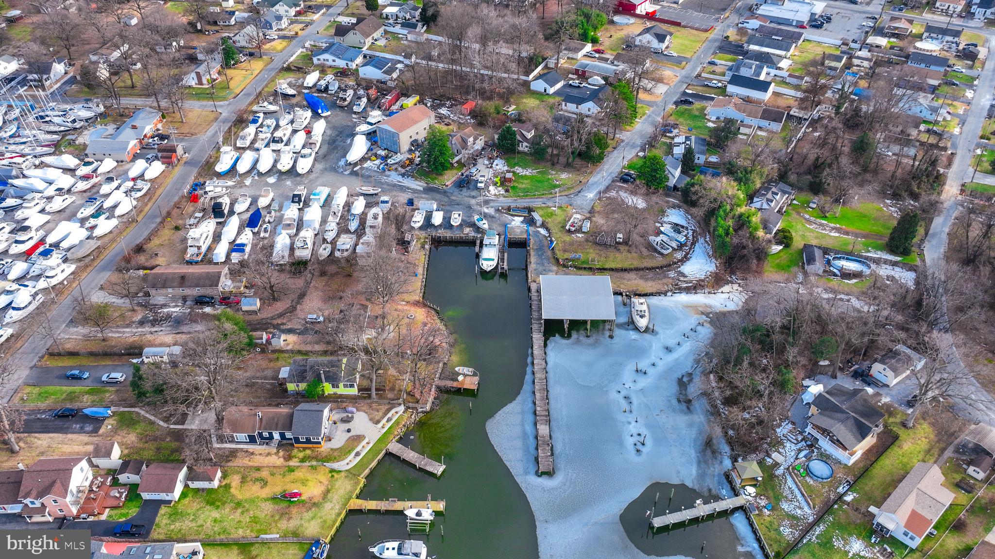 201 Oak Avenue Baltimore, MD 21221 - Photo 1 of 33