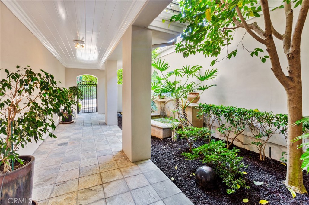 8 Rue Verte Newport Beach, CA 92660 - Photo 5 of 65