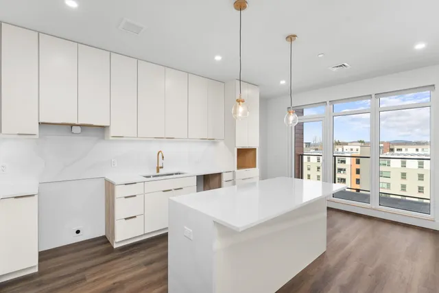 $567,700 | 125 Cambrian Way, Unit 606, Burlington, VT 05401