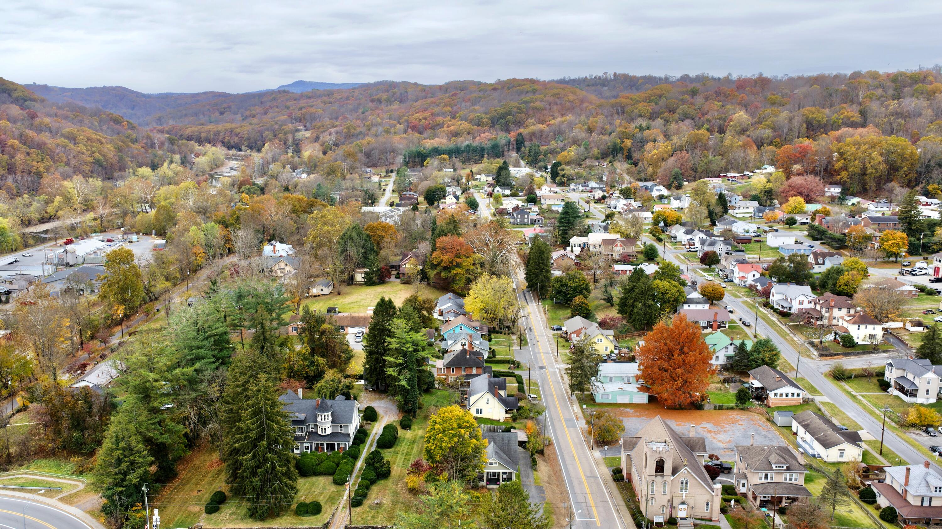 141 Walnut Street Ronceverte, WV 24970 - Photo 52 of 54 DJI_20251027162845_0020_D