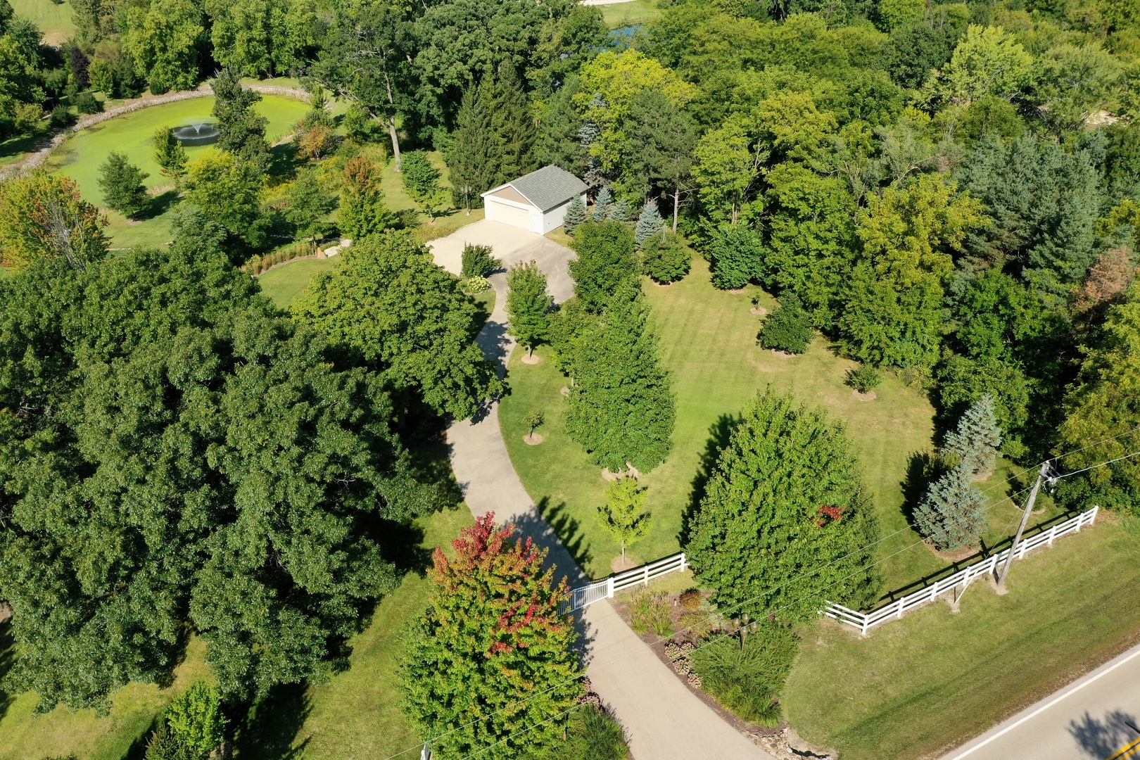 813 North Menge Road Marengo, IL 60152 - Photo 13 of 34 a view of a garden