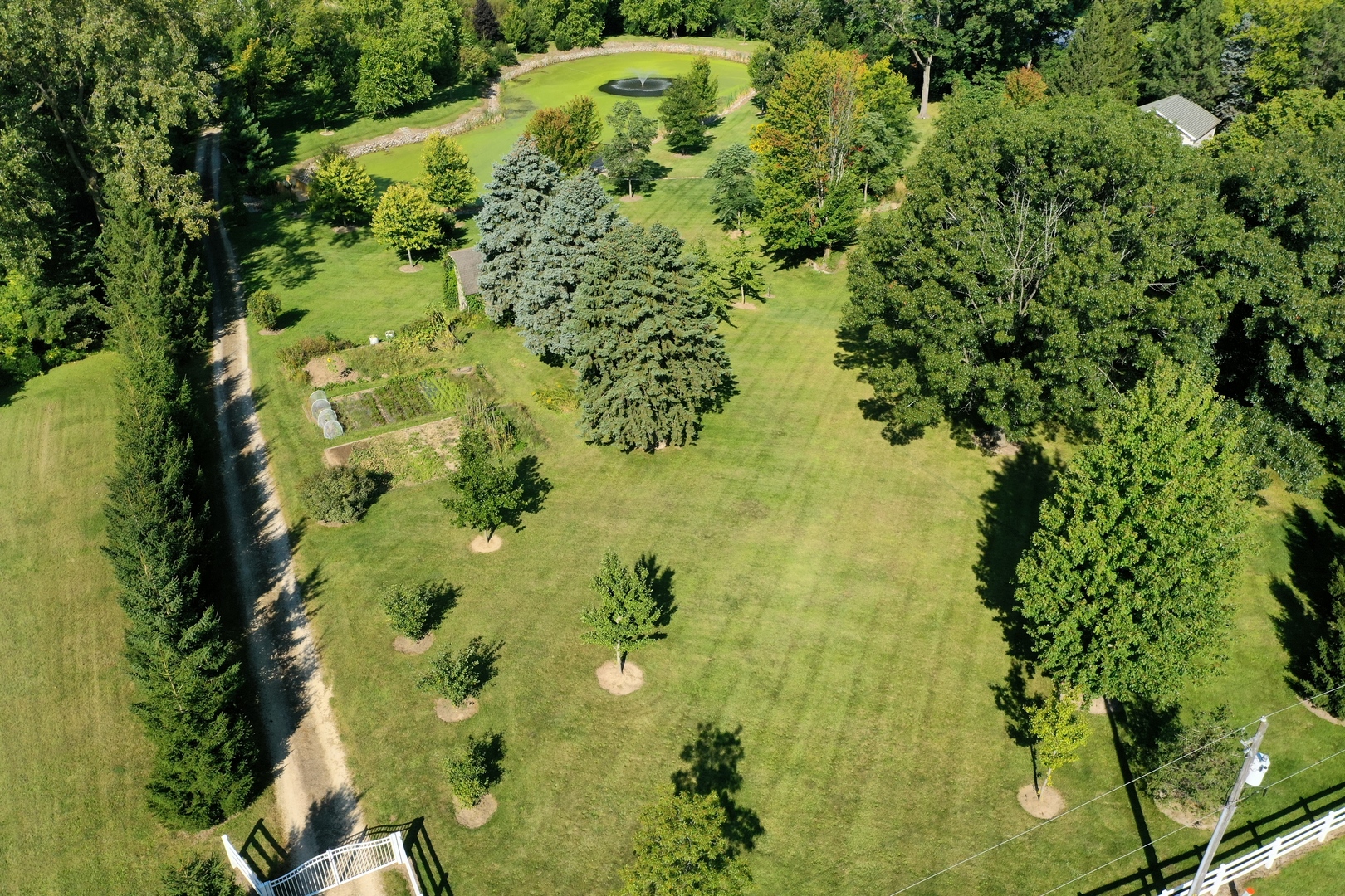 813 North Menge Road Marengo, IL 60152 - Photo 14 of 34 a view of a garden