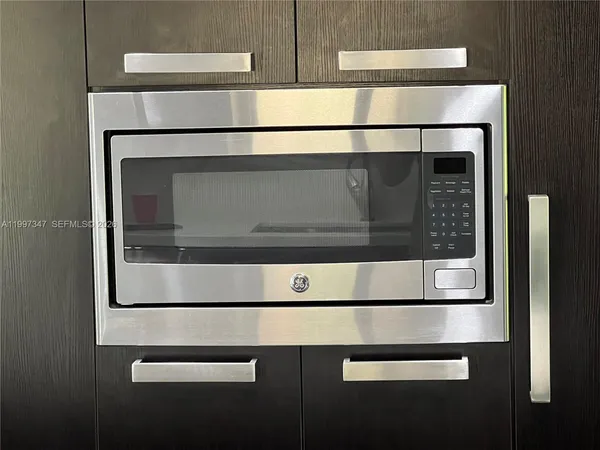 $6,400 | 9331 Northwest 48th Doral Terrace, Doral, FL 33178