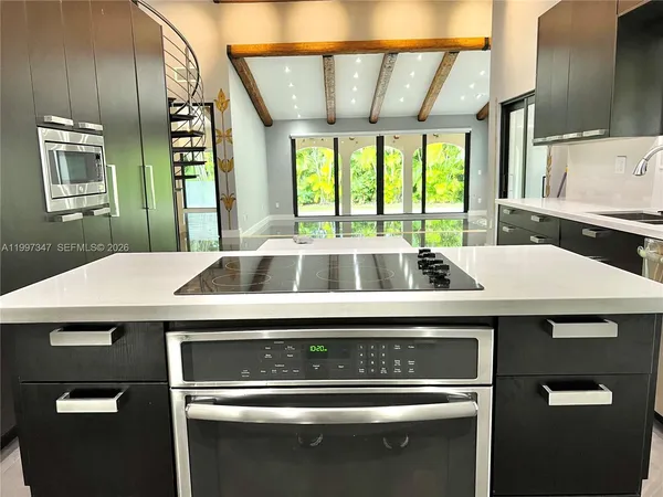 $6,400 | 9331 Northwest 48th Doral Terrace, Doral, FL 33178