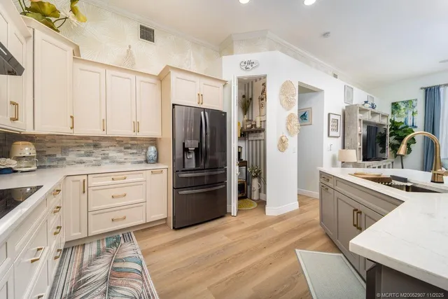 $965,000 | 6919 Southeast Sleepy Hollow Lane, Stuart, FL 34997