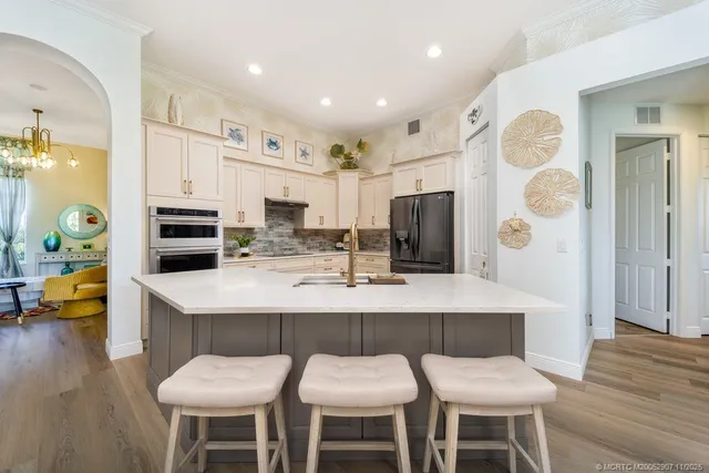 $965,000 | 6919 Southeast Sleepy Hollow Lane, Stuart, FL 34997