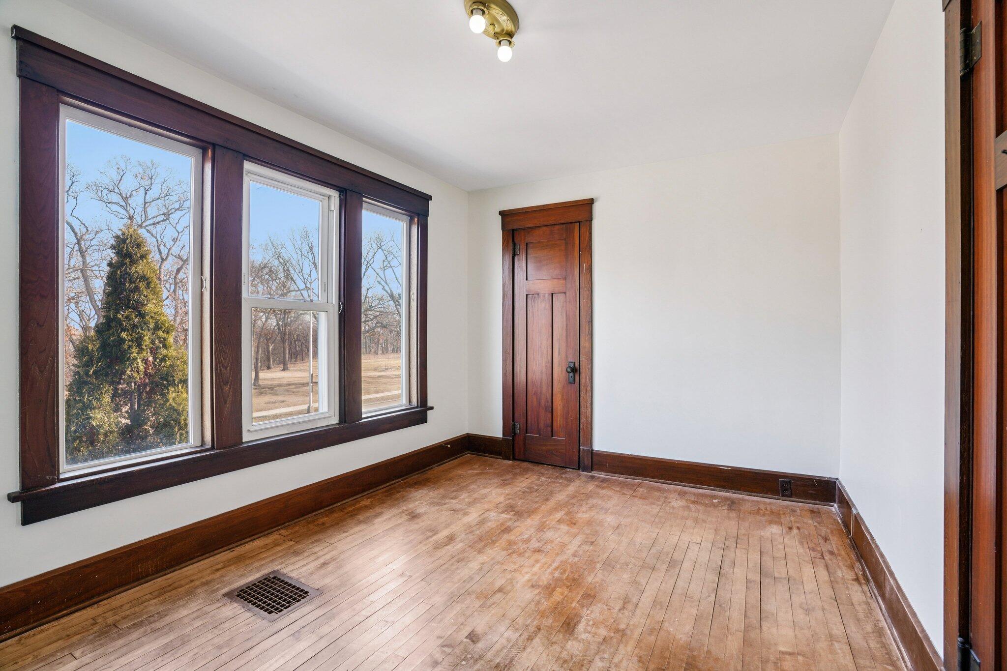 2717 Washington Avenue Racine, WI 53405 - Photo 16 of 25 35-web-or-mls-Washington Ave-S0503-035