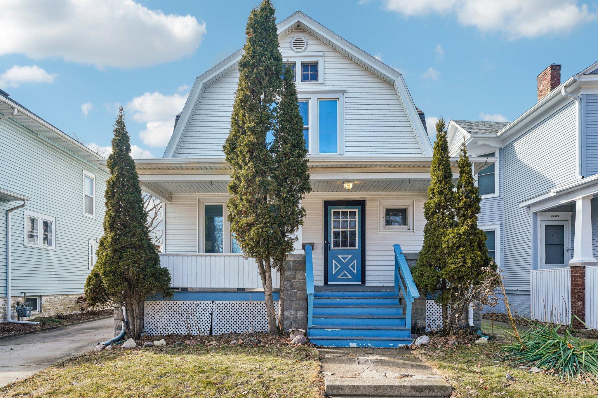 2717 Washington Avenue Racine, WI 53405 - Photo 2 of 25 4-web-or-mls-Washington Ave-S0503-004