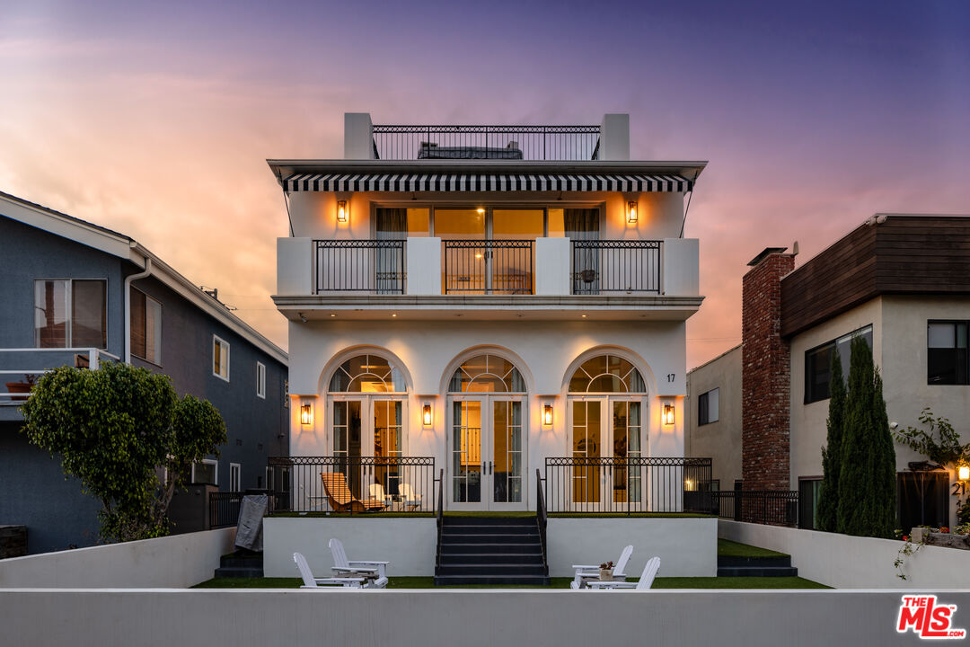 17 Privateer Street Marina del Rey, CA 90292 - Photo 2 of 47 a front view of a house with balcony