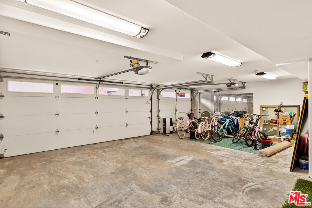 17 Privateer Street Marina del Rey, CA 90292 - Photo 45 of 47 a view of a room with gym equipment