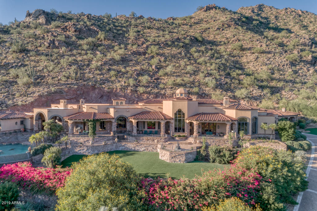5612 North Yucca Road Paradise Valley, AZ 85253 - Photo 3 of 49 17