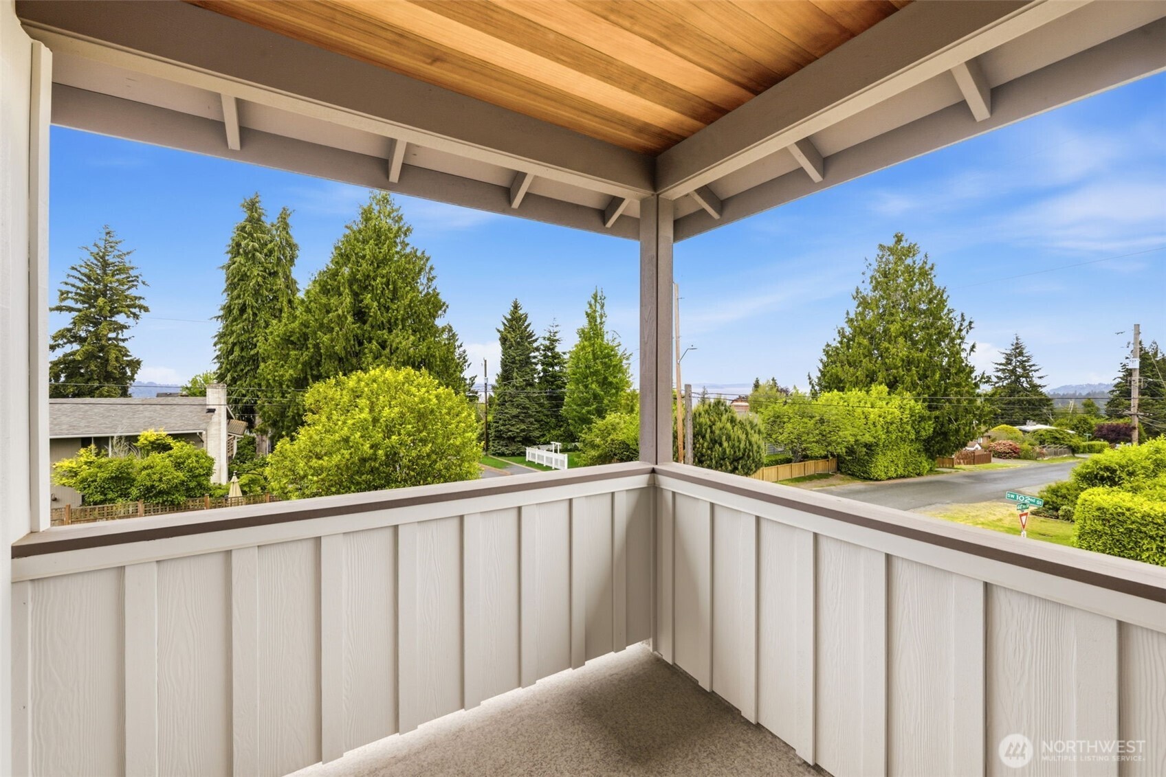 10202 44th Avenue Southwest Seattle, WA 98146 - Photo 21 of 35