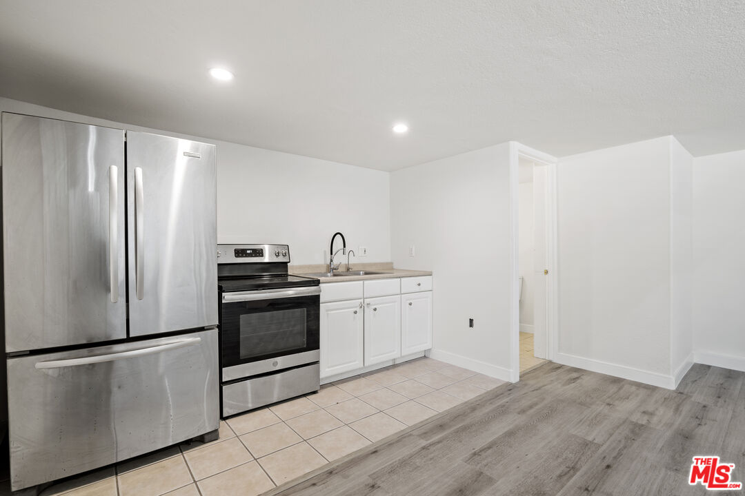7853 Bothwell Road Reseda, CA 91335 - Photo 16 of 46 Gallery Image 16