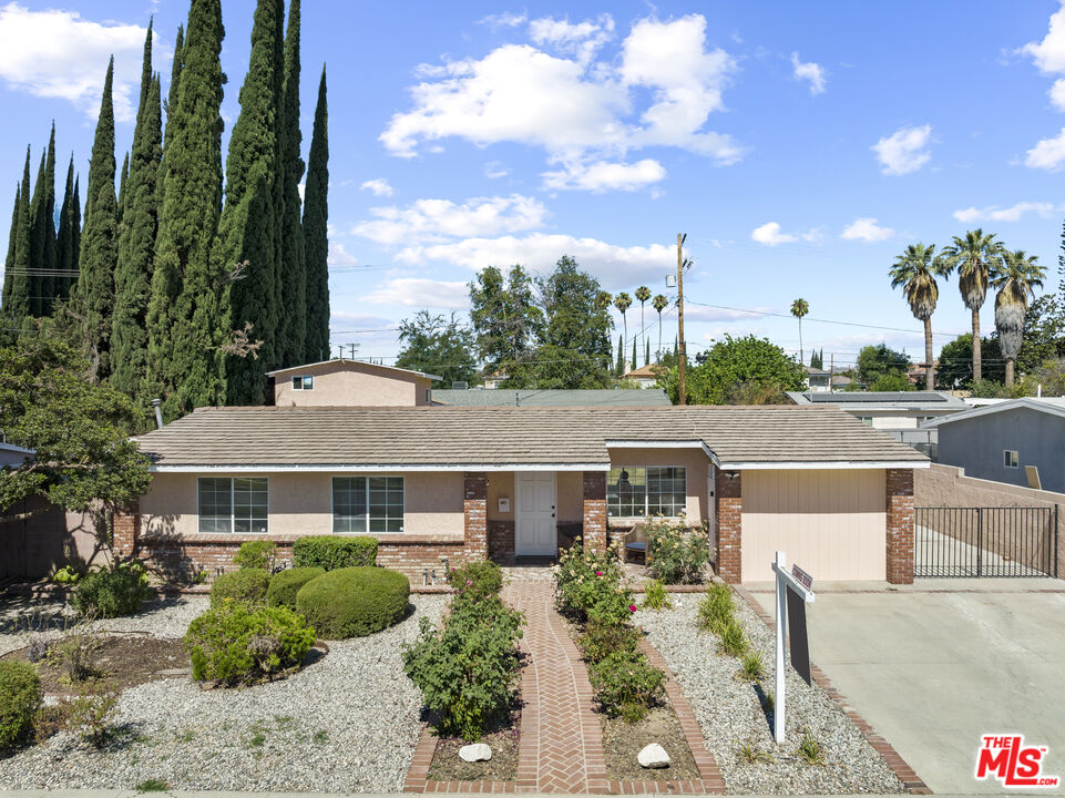 7853 Bothwell Road Reseda, CA 91335 - Photo 3 of 46 Gallery Image 3