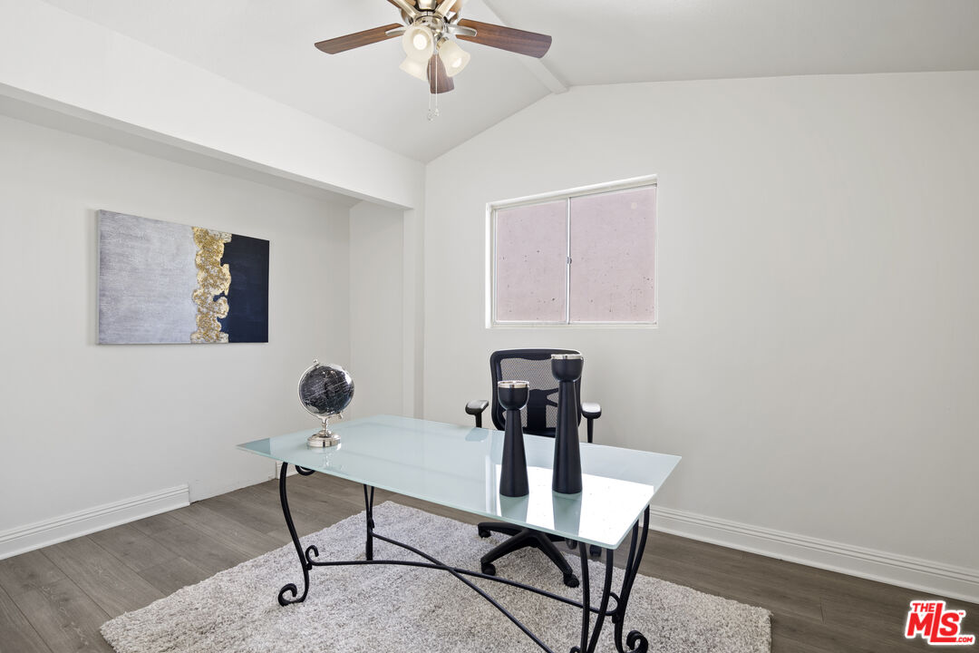 7853 Bothwell Road Reseda, CA 91335 - Photo 38 of 46 Gallery Image 38
