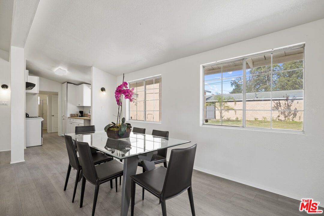 7853 Bothwell Road Reseda, CA 91335 - Photo 9 of 46 Gallery Image 9